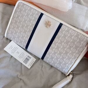 Tory Burch NIB Gemini Link Zip Continental Wallet
